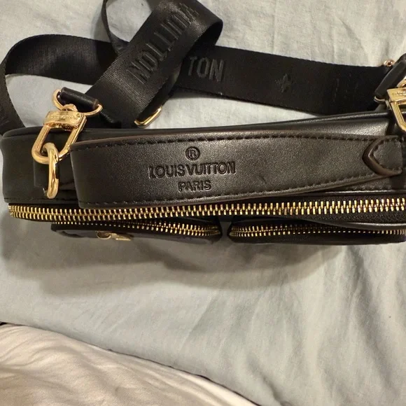 Black utility purse with black strap & gold hardware - Picture 8 of 10